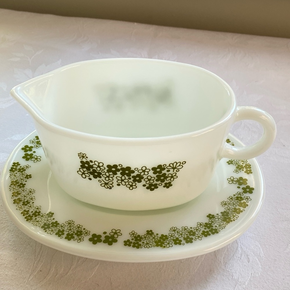 Pyrex Corning Corelle Spring Blossom Green 2 pc Gravy Boat Crazy Daisy